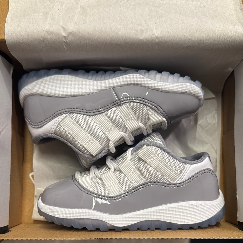 SOLD:Jordan 11 Low
